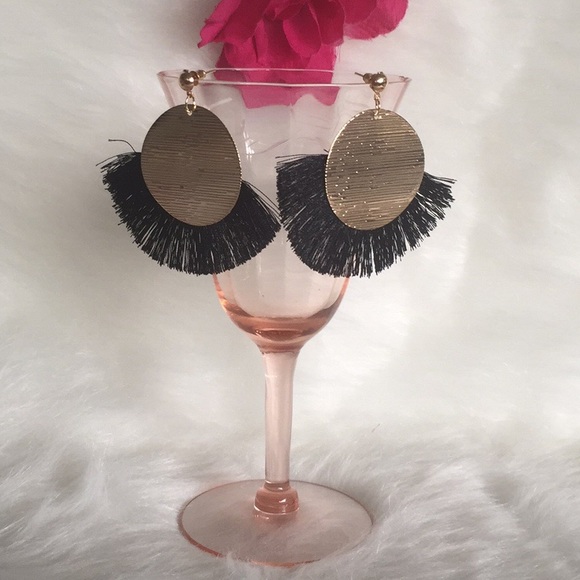 🌹Palm Beach Boho Style Black Fringe Earrings - Picture 1 of 6